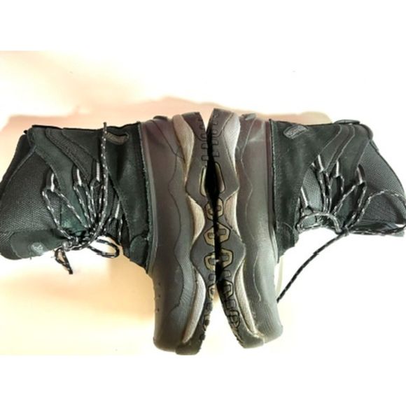 Ranger insulated books in GUC. Size 8 (W) - Picture 5 of 8